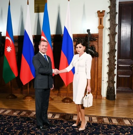 First Vice-President Mehriban Aliyeva met with Chairman of Russian Government Dmitry Medvedev