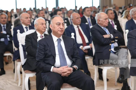 YAP-da Zəfər Gününə həsr olunmuş konfrans keçirilib