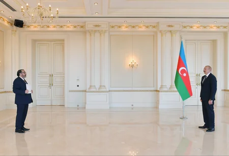 Perunun yeni səfiri etimadnaməsini Azərbaycan Prezidentinə təqdim edib - YENİLƏNİB