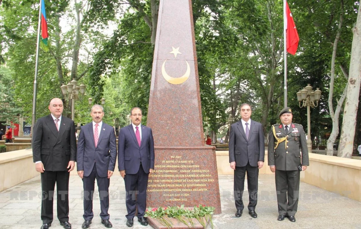 Gəncədə Qafqaz İslam Ordusunun xatirəsinə ucadılan abidənin açılışı olub