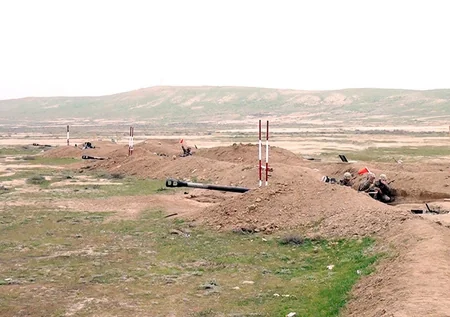 Kursantlar artilleriya qurğularından praktiki döyüş atışları icra edir - VİDEO