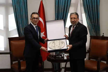 Dini Komitənin sədri İstanbul müftisi ilə görüşüb