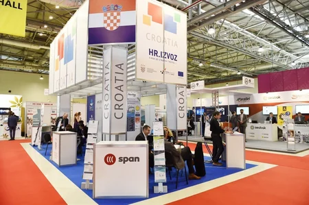 President Ilham Aliyev views Bakutel 2018 exhibition