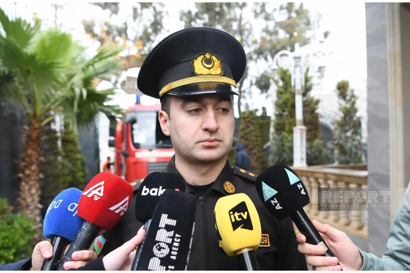 Представитель МЧС: При пожаре на складе Дома торжеств в Баку никто не пострадал