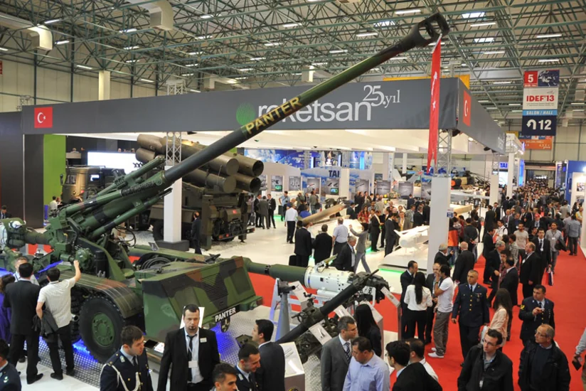 Azərbaycanın müdafiə naziri “İDEF – 2015” Beynəlxalq Müdafiə Sərgisində iştirak edəcək