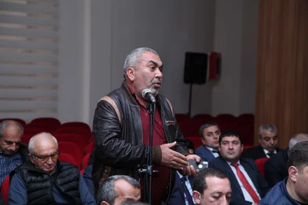 Azəriqaz rəhbərliyi Salyanda istixana sahibləri ilə görüşüb