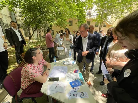 ABŞ səfirliyi “EducationUSA” məzun yarmarkası təşkil edib