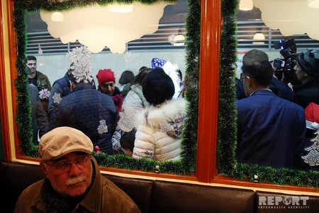 Bakı Metropoliteni kiçik sərnişinlərinə Yeni il sürprizi edib - FOTOREPORTAJ