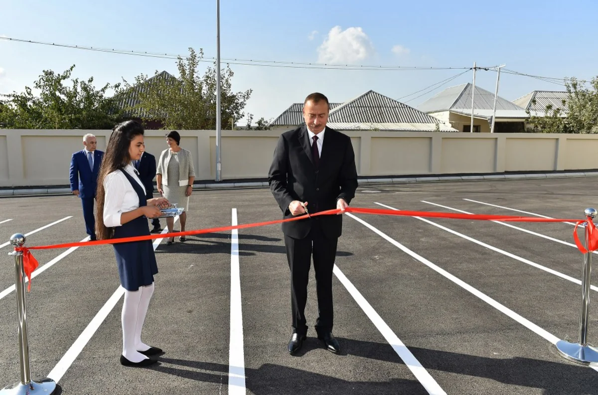 Prezident İlham Əliyev Bakıdakı 311 nömrəli orta məktəbin yeni binasının açılışında iştirak edib