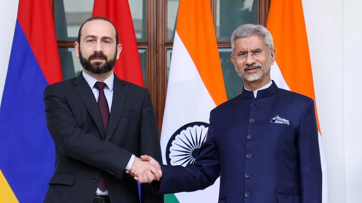 Mirzoyan hindistanlı həmkarı ilə regionu müzakirə edib