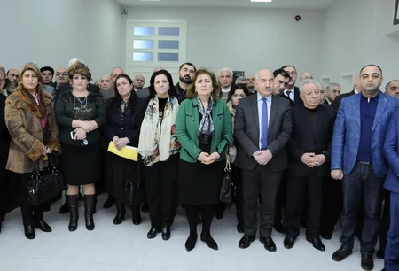 ADNSU-da 30 aprel terror qurbanlarının xatirəsinə həsr olunan barelyefin açılışı olub