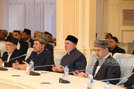 Bakıda Heydər Əliyev-100: Milli-mənəvi dəyərlərimiz adlı konfrans keçirilib