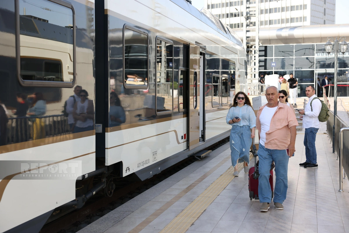 Bakı-Qazax sürətli sərnişin qatarı istifadəyə verilib