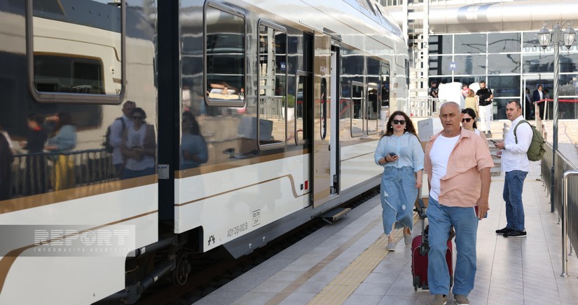 Bakı-Qazax sürətli sərnişin qatarı istifadəyə verilib