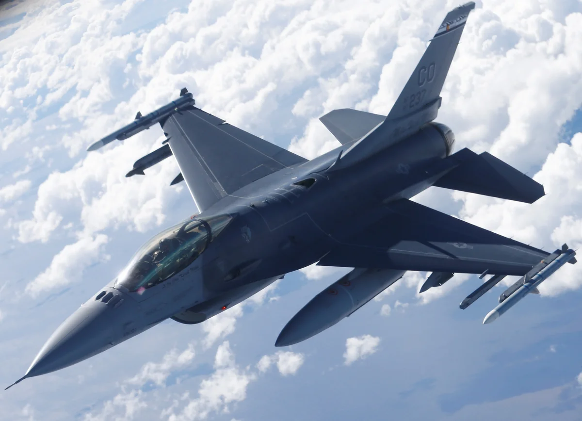 Dmitro Kuleba: F-16 qırıcıları 2024-cü ilin mart ayının sonuna qədər Ukraynaya veriləcək