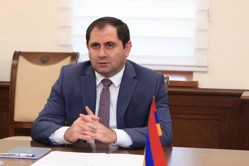 Глава Минобороны Армении отбыл с рабочим визитом во Францию