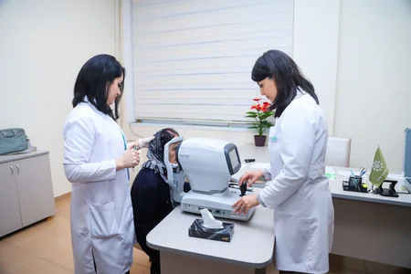 West Hospitalın həkimləri sosial xidmət müəssisəsinin sakinlərini müayinə edib