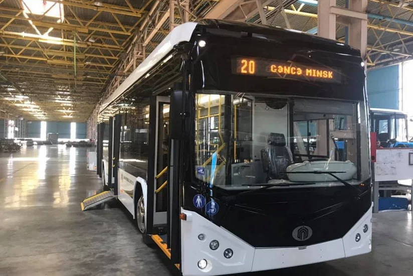 Azərbaycanda ilk dəfə elektrobus və taxılyığan kombayn istehsal olunub