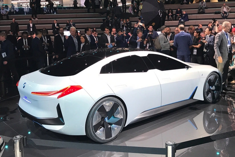BMW elektromobil istehsalında hədəfləri müəyyənləşdirdi