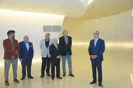 Heydər Əliyev Mərkəzində Ulu Öndərə həsr olunan instalyasiya, fotoalbom və film təqdim edilib