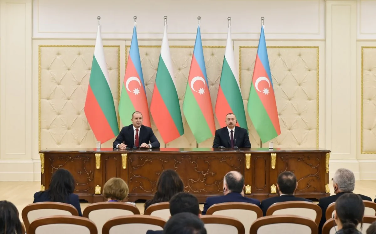 Rumen Radev: Azərbaycan Avropa ilə Asiya arasında körpü və Mərkəzi Asiyaya qapı olaraq öz rolunu oynaya bilər