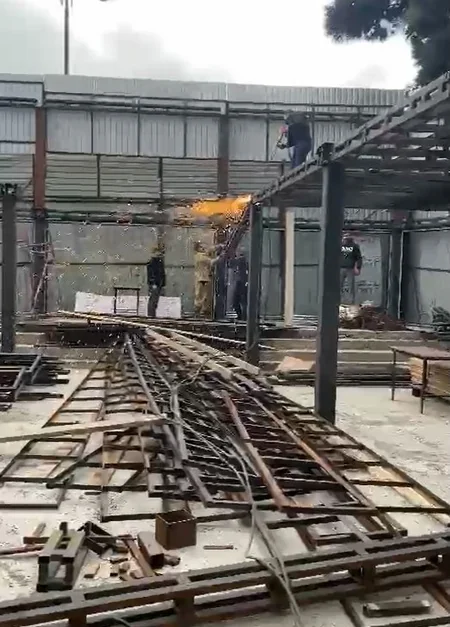 Bakı və Abşeronda daha iki qanunsuz tikili sökülüb