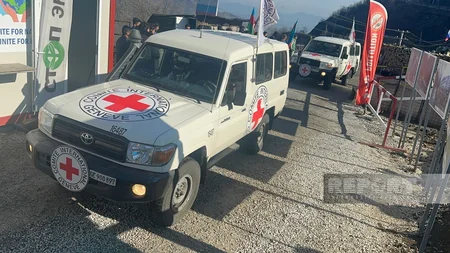 ICRC vehicles move freely on Khankandi-Lachin road