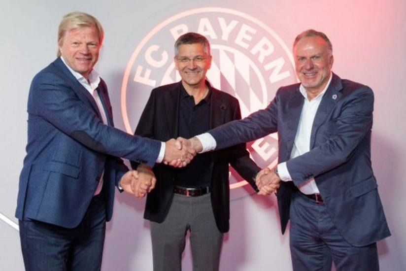 Bavariyada istefa: Rummenigge gedir, Kan gəlir