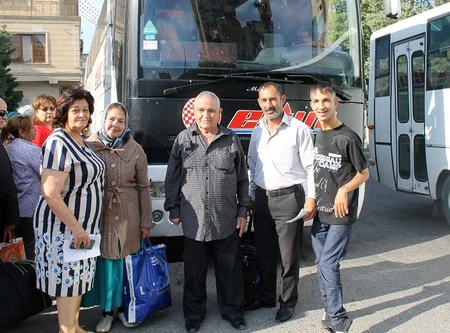 Nazirlik əlilliyi olan 100 nəfəri istirahət mərkəzinə yola salıb