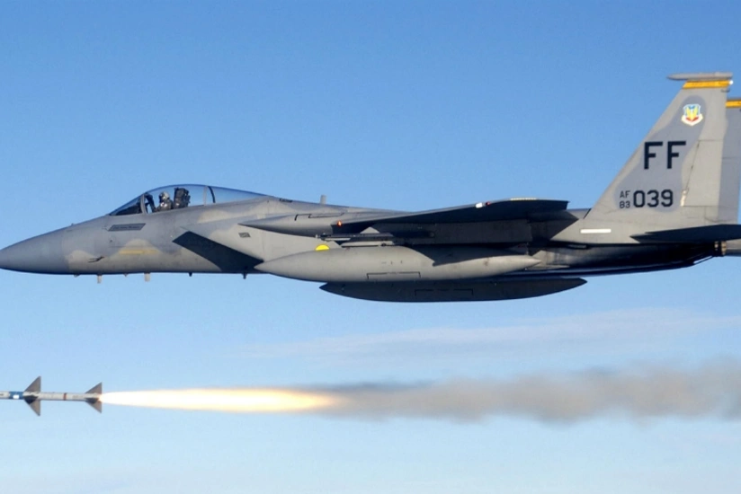 Japanese jet makes emergency landing at US base