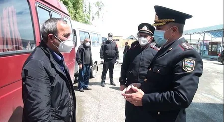 Xaçmazda polislər vətəndaşlara tibbi maskalar paylayıb