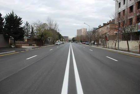 Bəkir Çobanzadə küçəsinin bir hissəsi təmir edilib