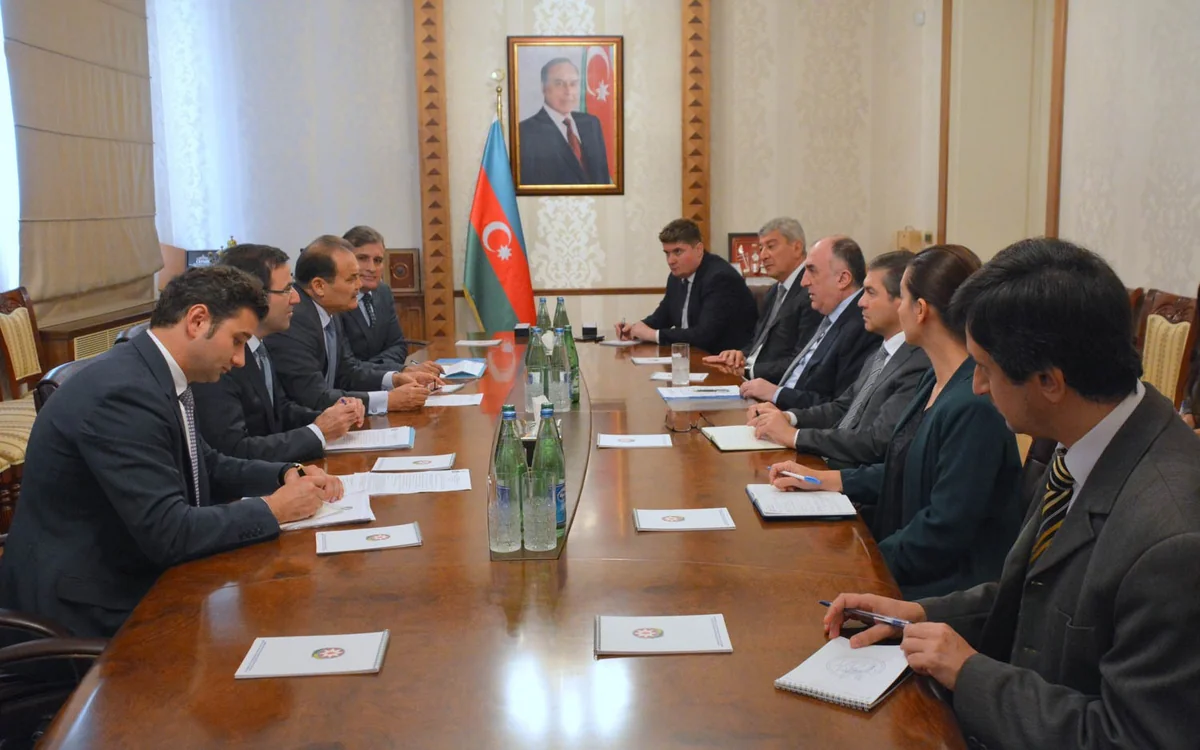 Elmar Məmmədyarov Türkdilli Dövlətlərin Əməkdaşlıq Şurasının baş katibinə medal təqdim edib