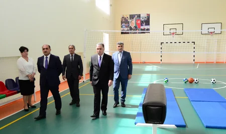 Ağdaşda orta məktəb binasının əsaslı təmirdən sonra açılış mərasimi keçirilib