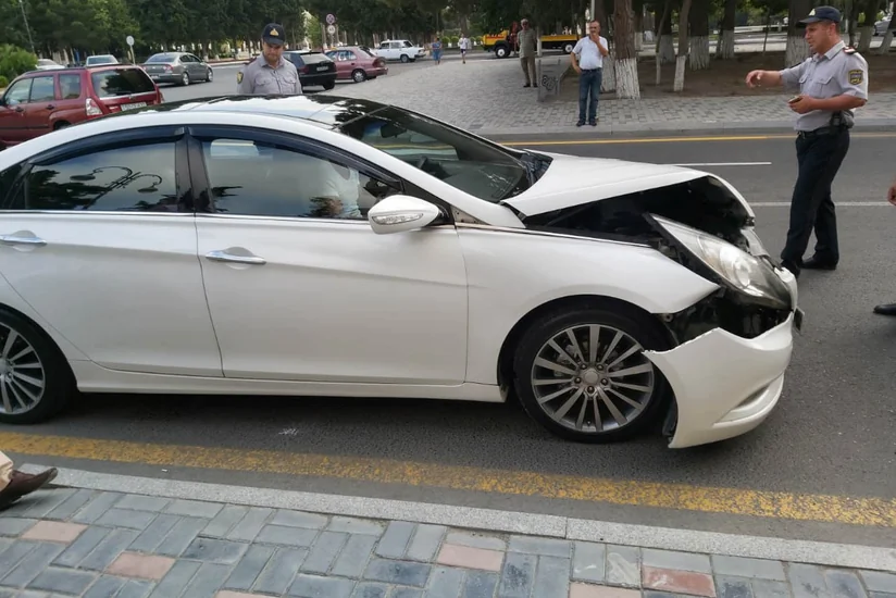 Sumqayıtda iki avtomobil toqquşub - FOTO