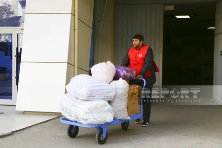 Zəlzələdən sonra Bakıdan Türkiyəyə 127 TIR humanitar yardım göndərilib