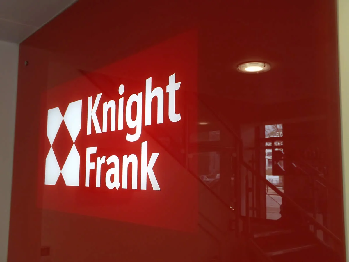 Knight Frank: 45% богачей из России и стран СНГ хотят навсегда покинуть родину