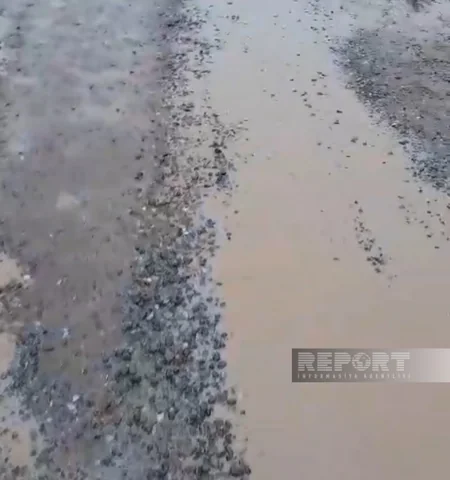 Cəlilabadda 100 ailənin yaşadığı küçənin yolları bərbad vəziyyətə düşüb