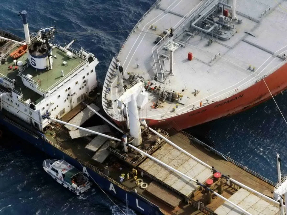 Ship collision leaves 2 dead, 3 missing in Philippines