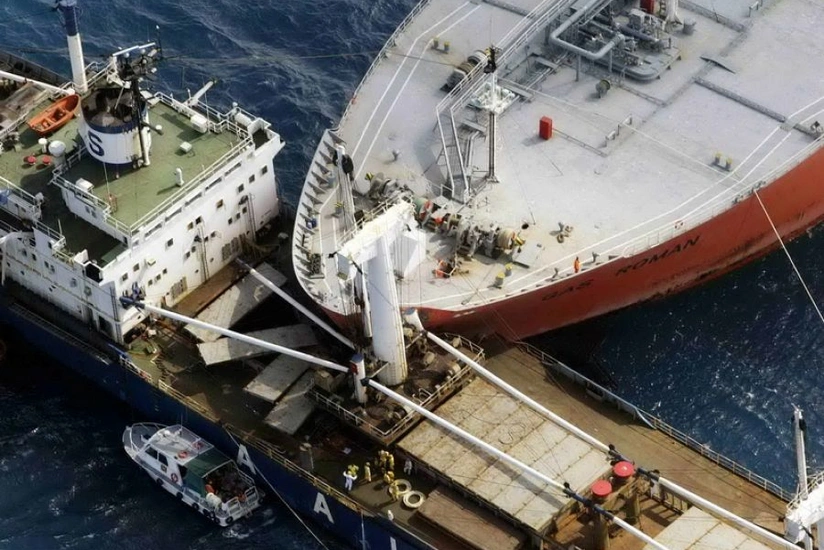 Ship collision leaves 2 dead, 3 missing in Philippines