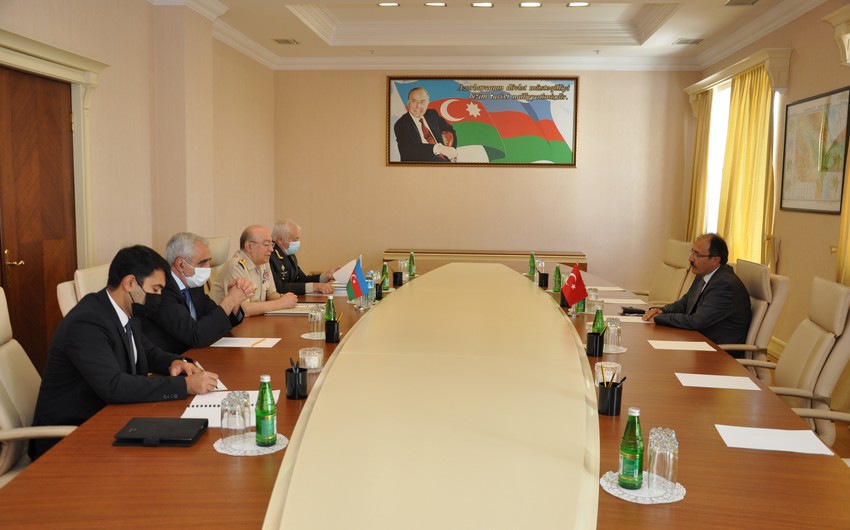 Kəmaləddin Heydərov Cahit Bağçı ilə görüşüb