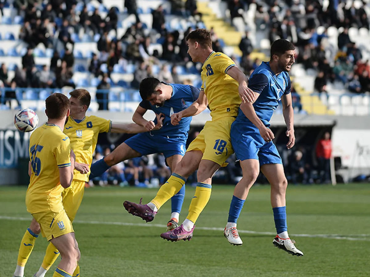 Azərbaycan millisinin futbolçusu: Öz üzərimizdə çox işləməliyik