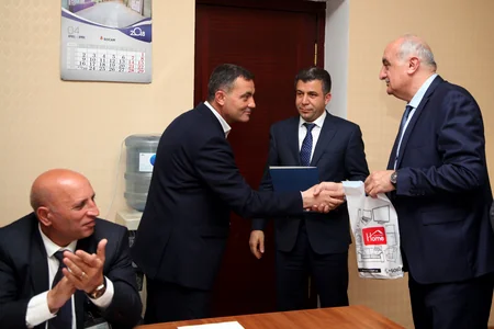 “Azəriqaz”da Ümumdünya Əməyin Mühafizəsi Günü münasibəti ilə yığıncaq keçirilib