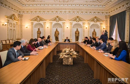 Рамиз Мехтиев представил Фуада Мурадова коллективу Госкомитета по работе с диаспорой