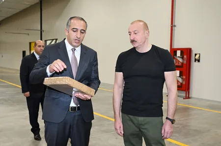 İlham Əliyev Ağdam Sənaye Parkında tütün məmulatlarının istehsalı müəssisəsinin açılışında iştirak edib