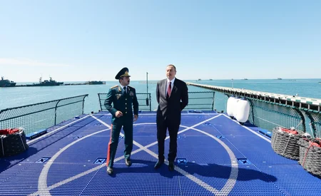 Prezident İlham Əliyev Dövlət Sərhəd Xidməti Sahil Mühafizəsinin ikinci dərəcəli yeni sərhəd gözətçi gəmisi ilə tanış olub