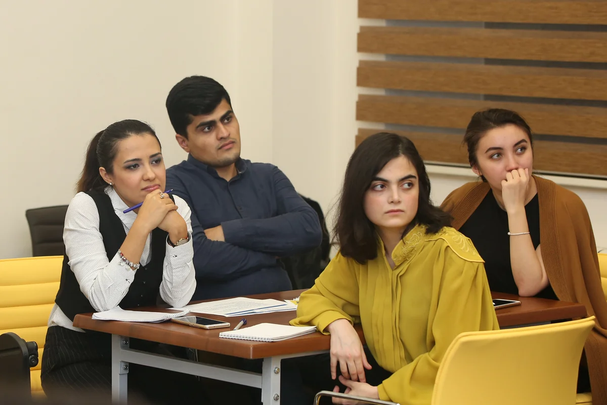 BANM-də Cenevrə Biznes Məktəbi ikili diplomlu MBA proqramı davam edir