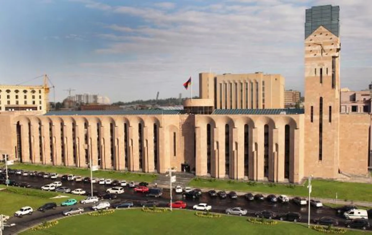 СНБ Армении проводит спецоперацию в мэрии Еревана