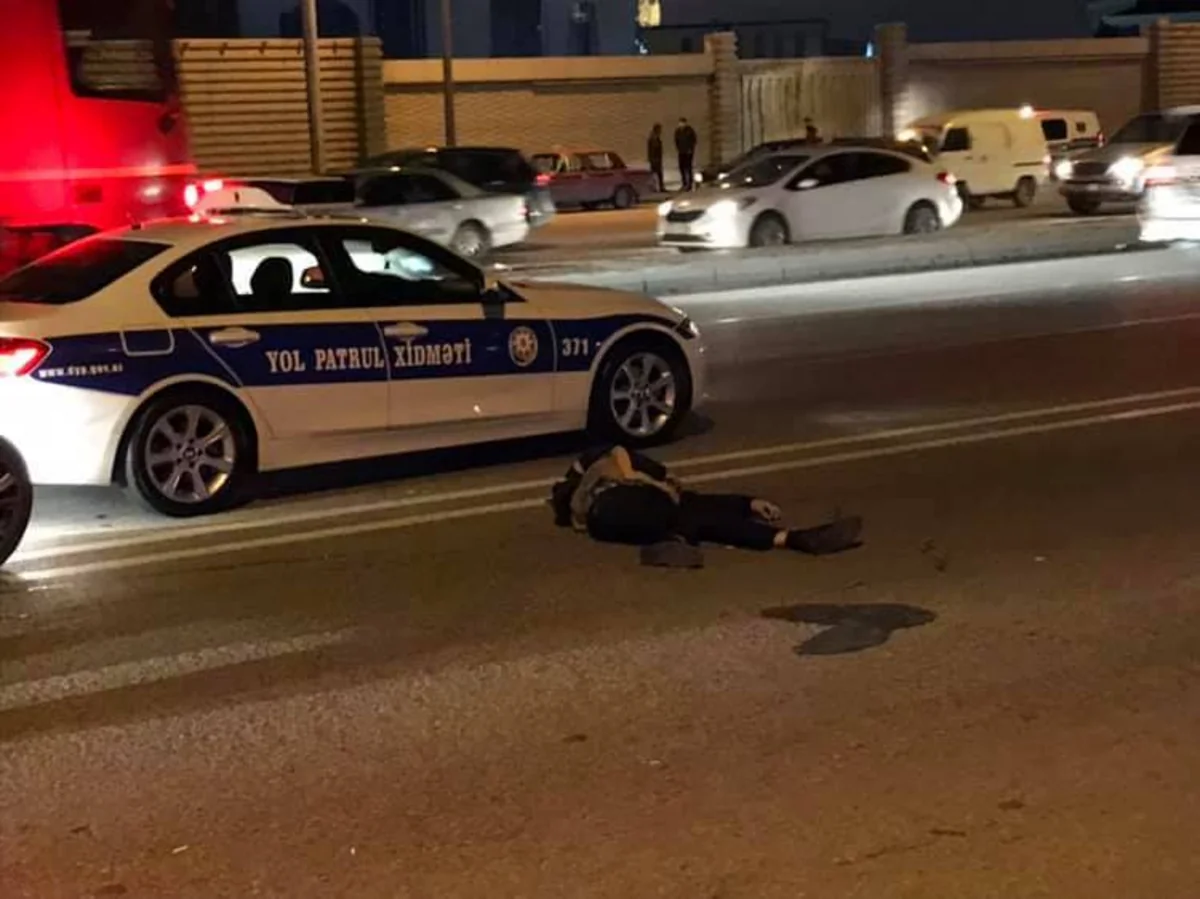 Bakıda avtomobil piyadanı vuraraq öldürüb