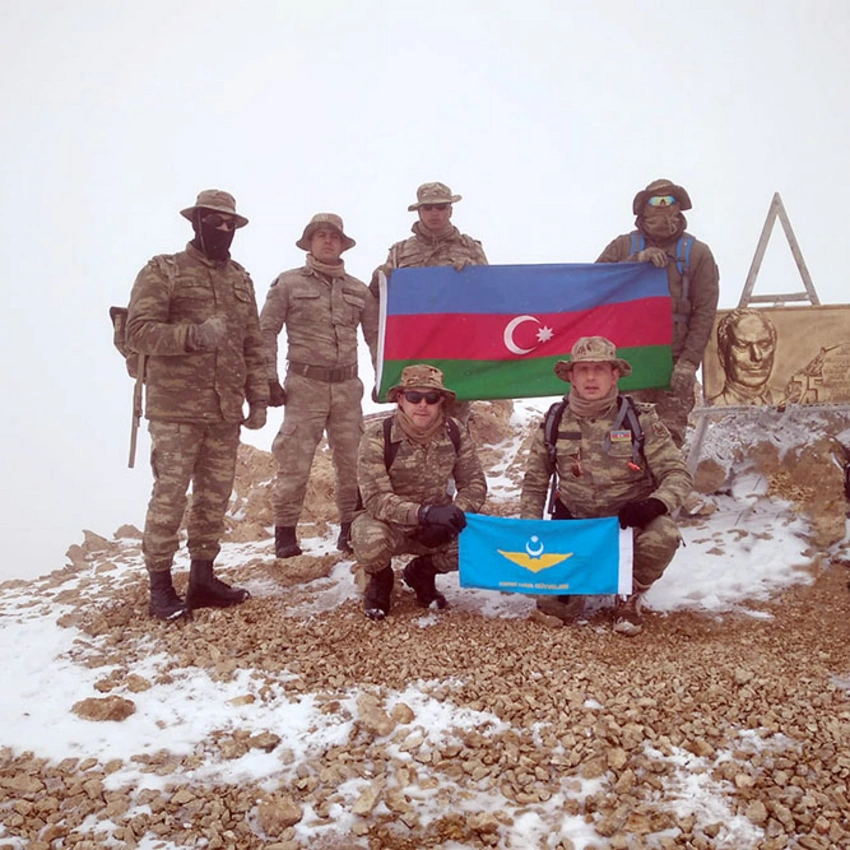 Hərbçilərin “Heydər zirvəsi”nə ekspedisiyası başa çatıb